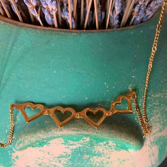 Avon Mint Motion Hearts Necklace, Stamped - Picture 5 of 5